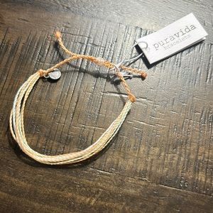 NWT Peach, Mint, + White String Pura Vida Bracelet 🧡💚🤍